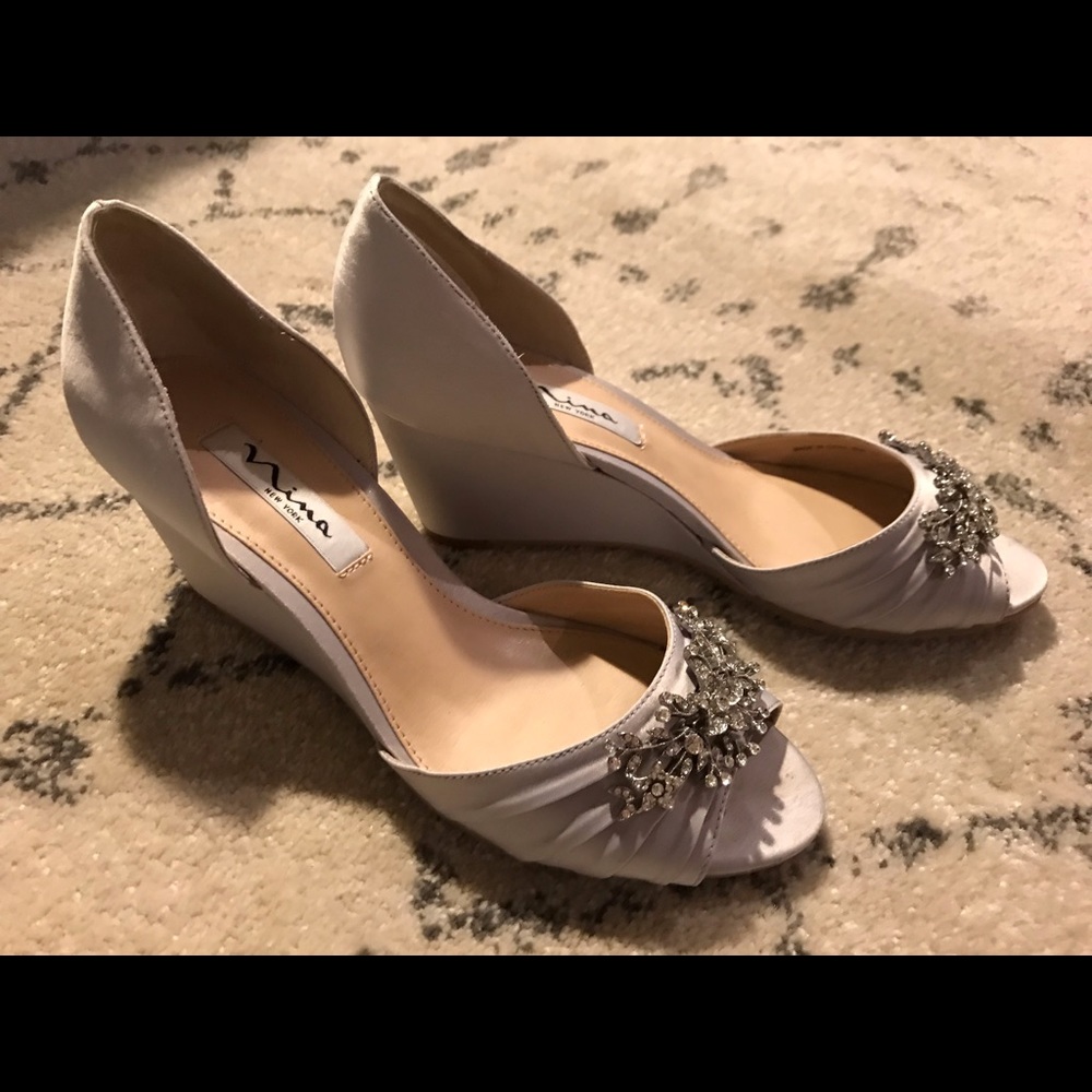 Nina Silver Wedges